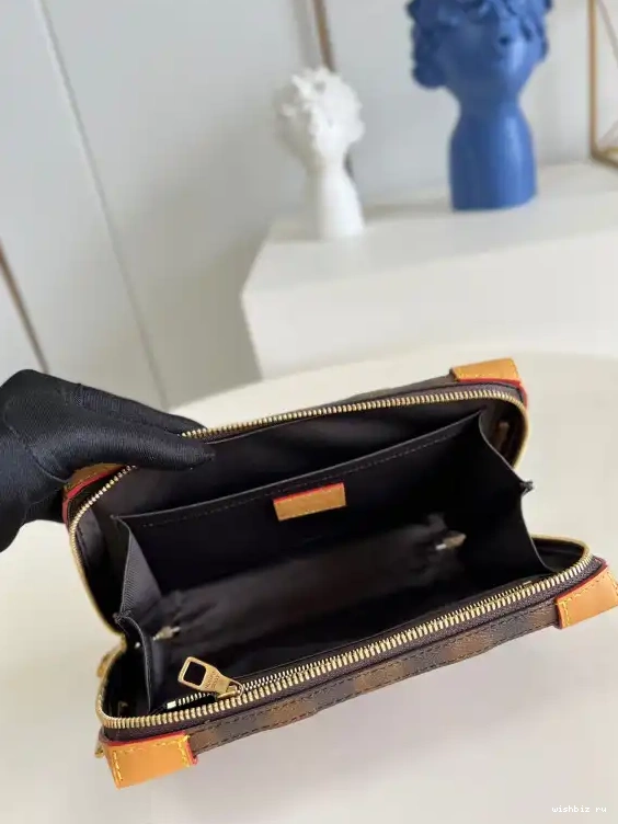 WIS LOUIS SOFT VUITTON TRUNK 0704